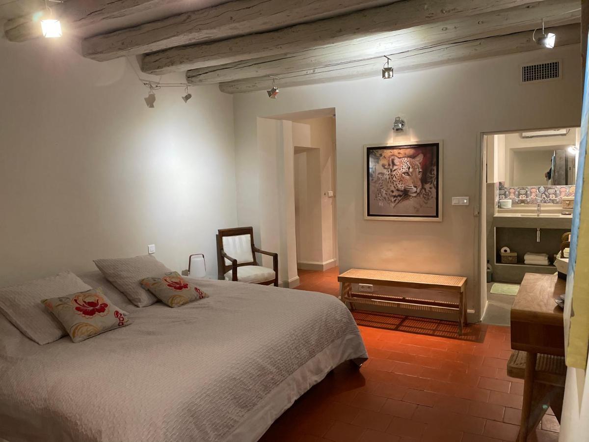 Bed and Breakfast Ermitage Notre Dame De Vacquieres Noves Exteriér fotografie